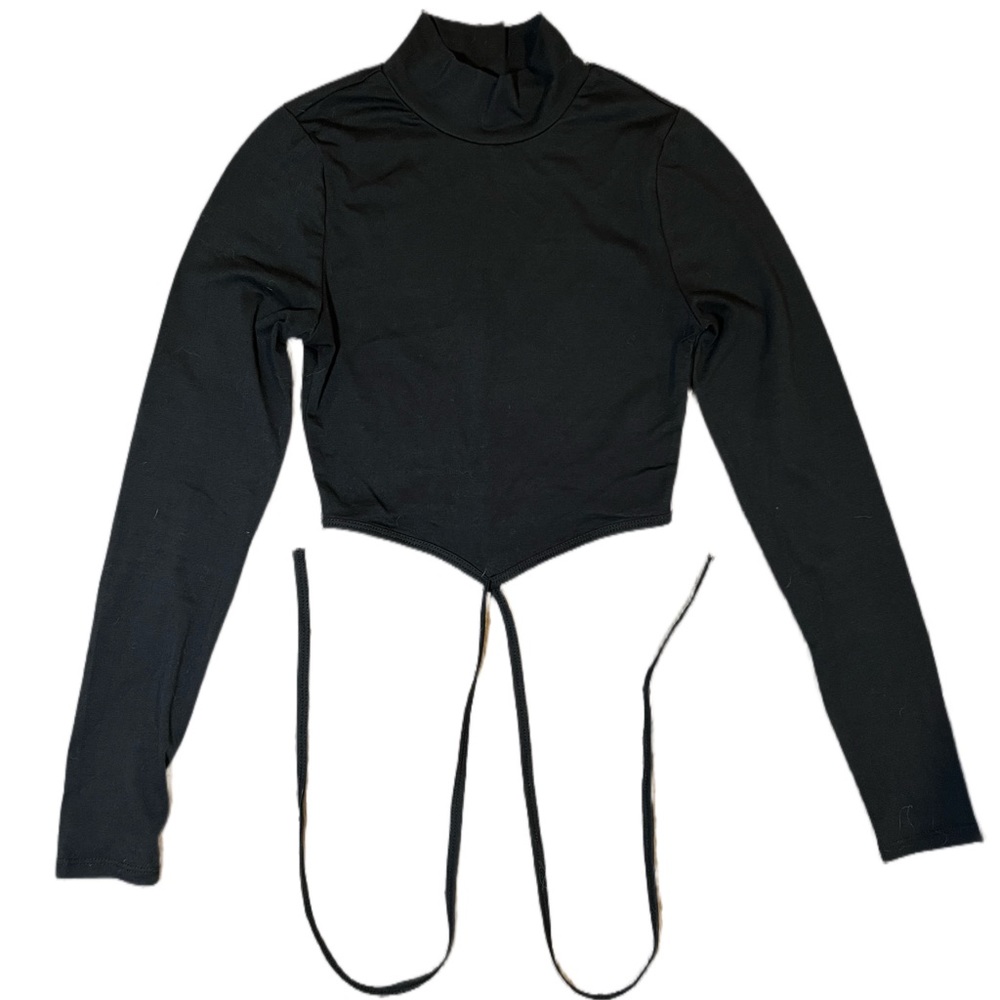 Black cropped tie long sleeve